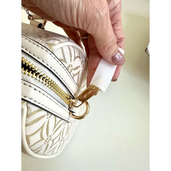 Michael Kors medium logo jacquard duffle bag crossbody •New with tags - Picture 4 of 16